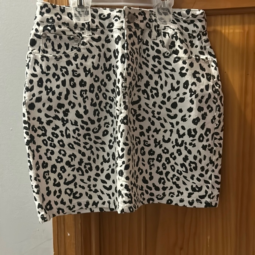 Forever 21 mini skirt